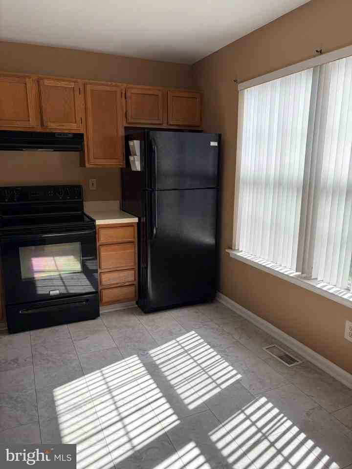 3361 Cheverly Ct - Photo 7 of 42