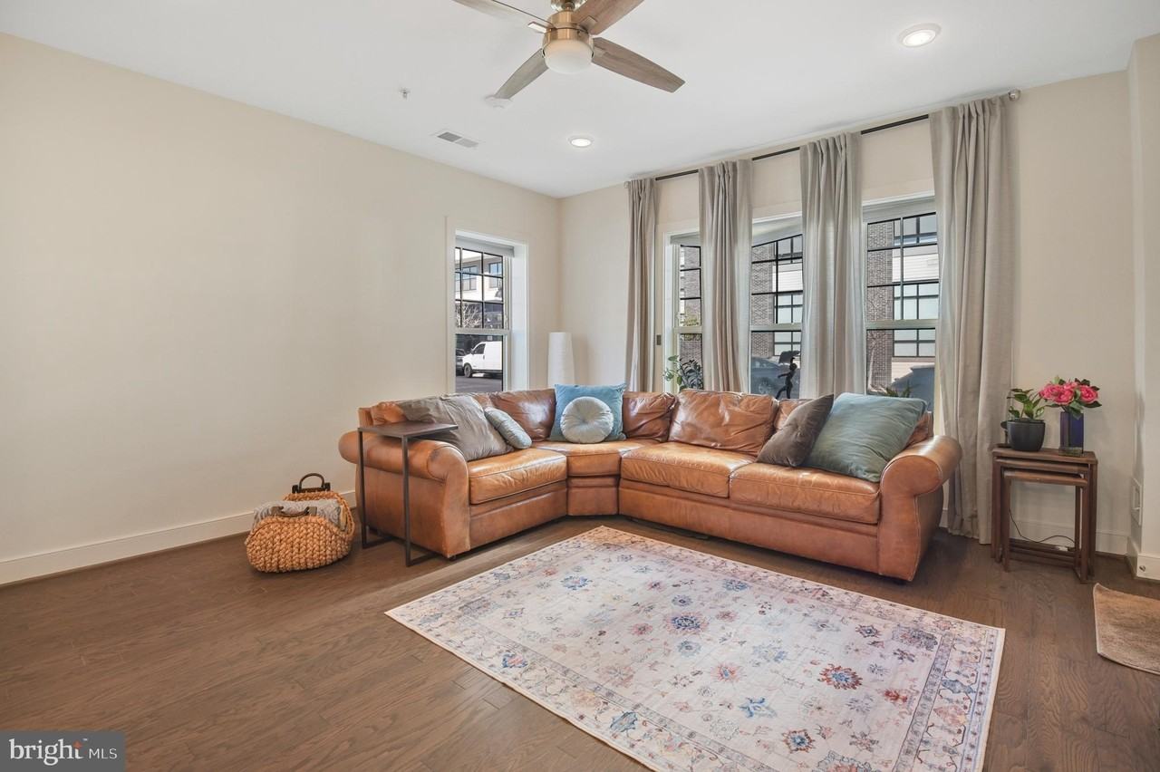 813 Rockwell Ave #813 - Photo 6 of 30