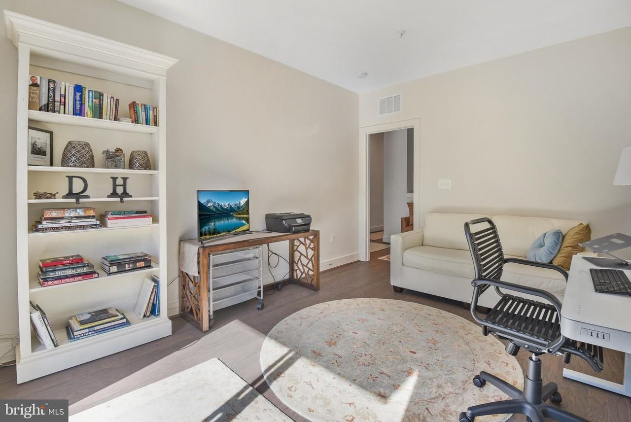 813 Rockwell Ave #813 - Photo 7 of 30