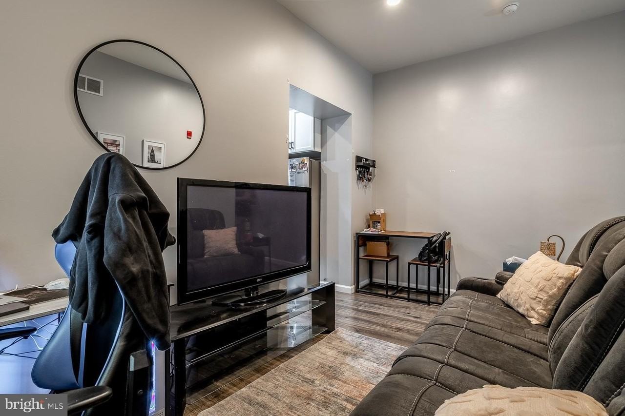 116 S Fellowship Rd - Photo 4 of 15