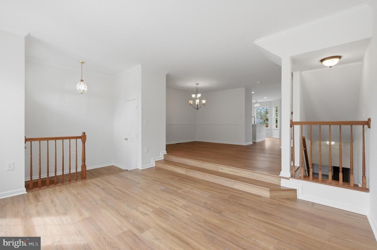 14666 Seasons Dr - Photo 2 of 31