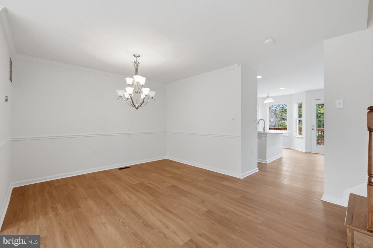 14666 Seasons Dr - Photo 4 of 31