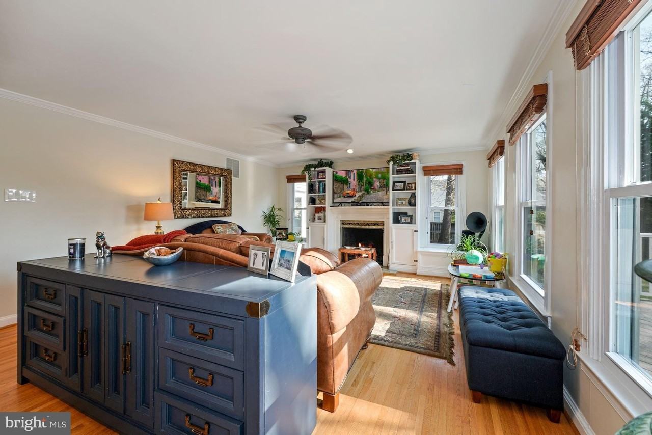 1913 Woodford Rd - Photo 7 of 44