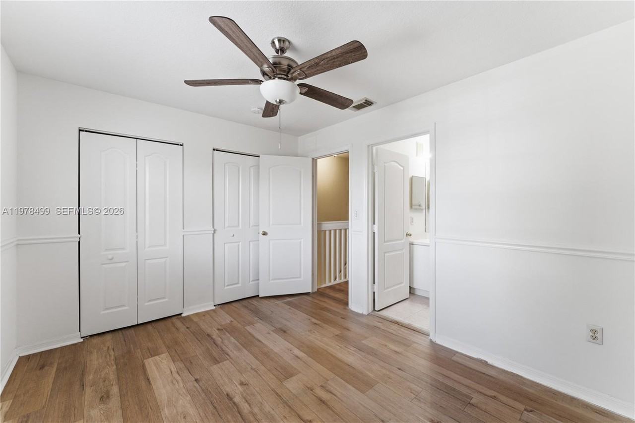 15720 Southwest 92nd Avenue #5A - Photo 3 of 35