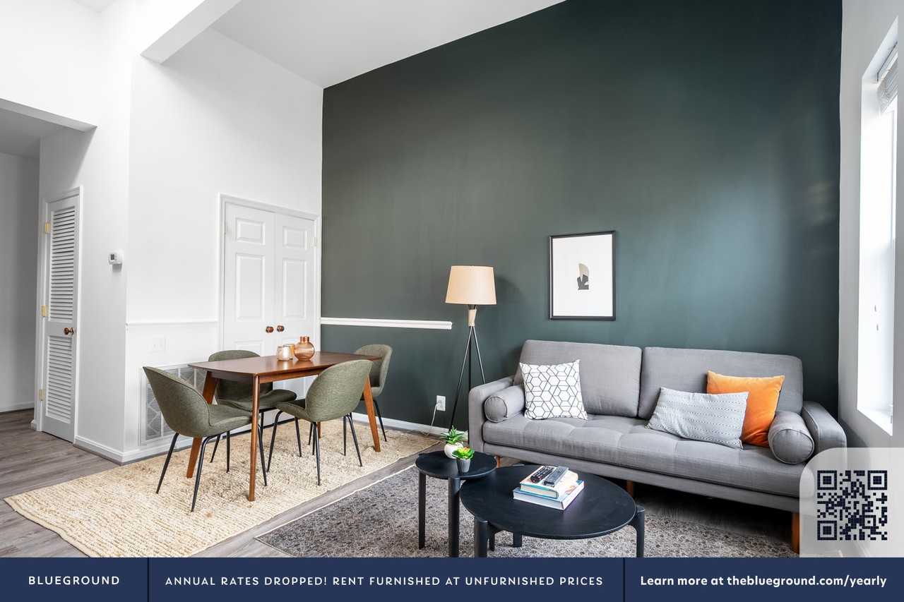 1826 Vernon Street Northwest - Photo 4 of 28