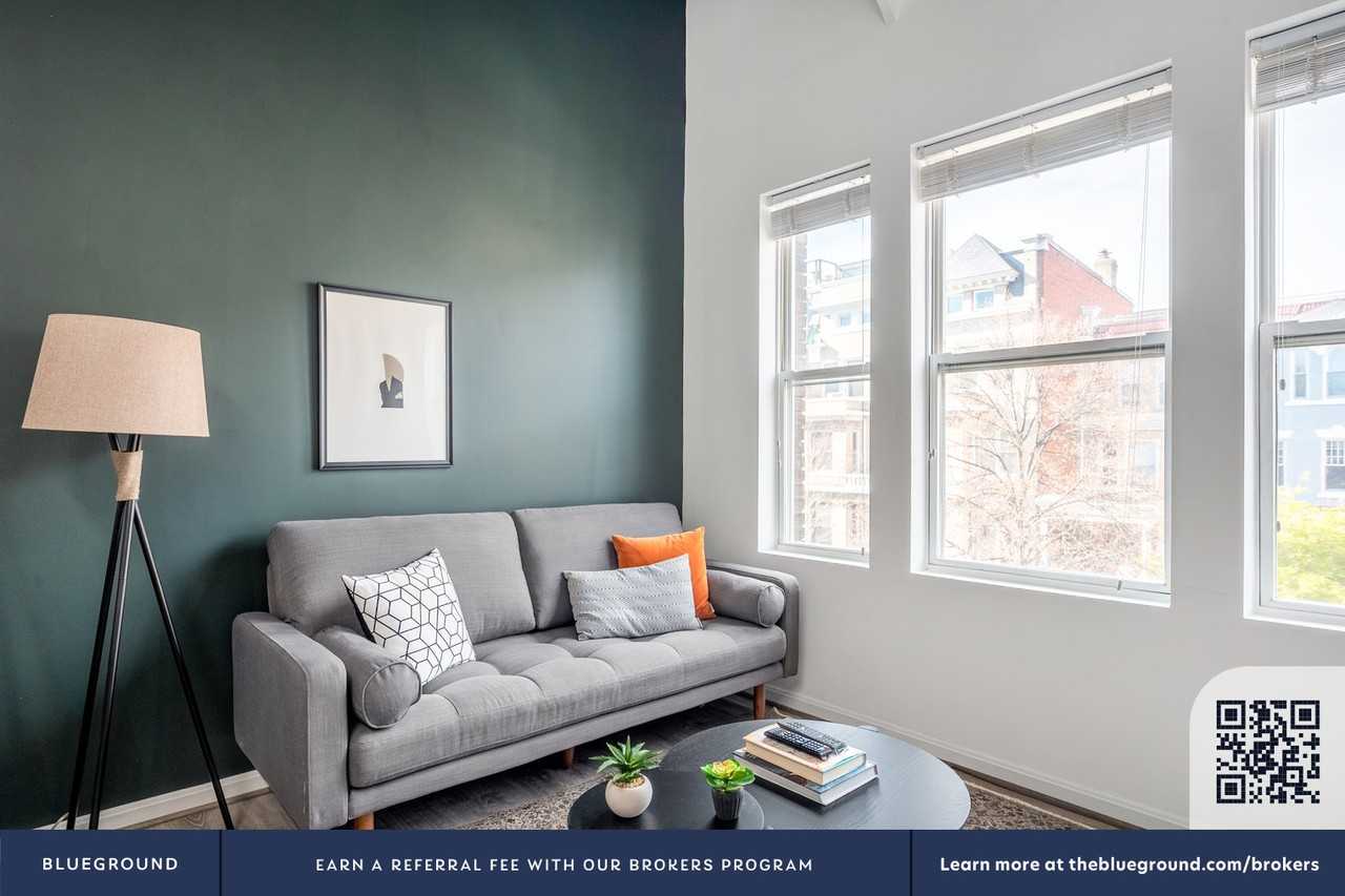 1826 Vernon Street Northwest - Photo 5 of 28