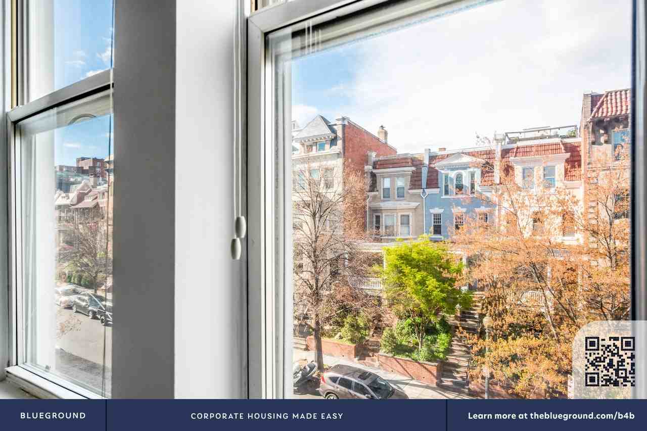 1826 Vernon Street Northwest - Photo 6 of 28