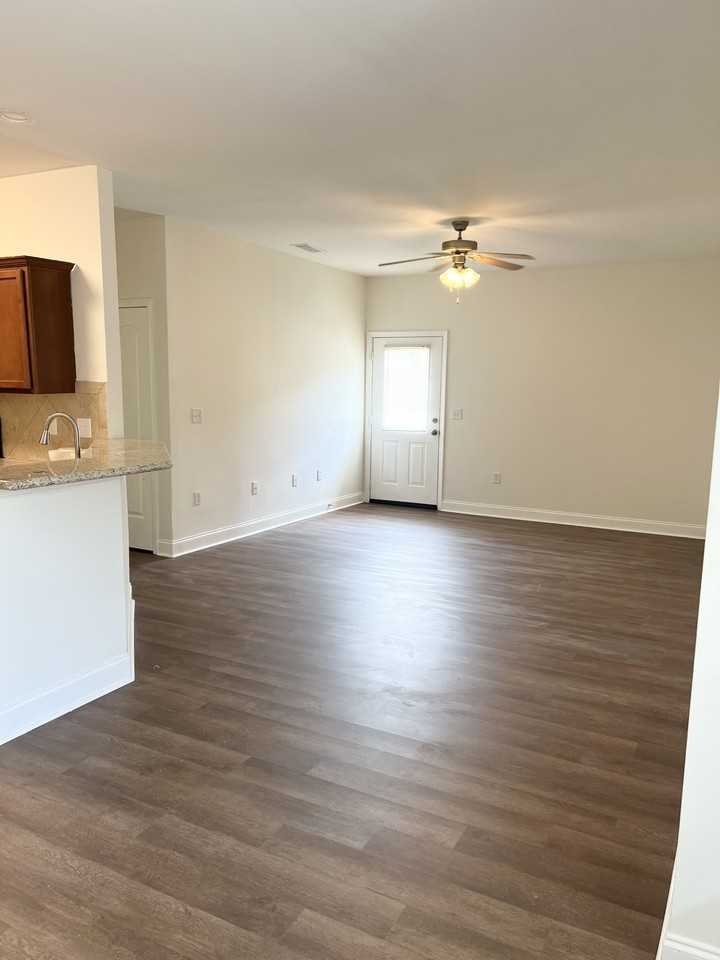 43225 Creek Circle - 1 - 1Unit 601 #1 - Photo 2 of 20