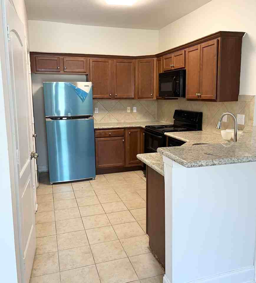 43225 Creek Circle - 1 - 1Unit 601 #1 - Photo 3 of 20