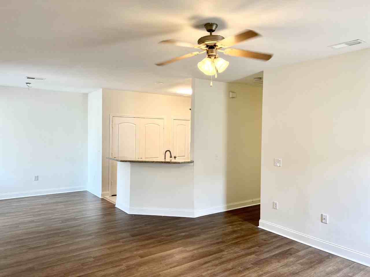 43225 Creek Circle - 1 - 1Unit 601 #1 - Photo 5 of 20