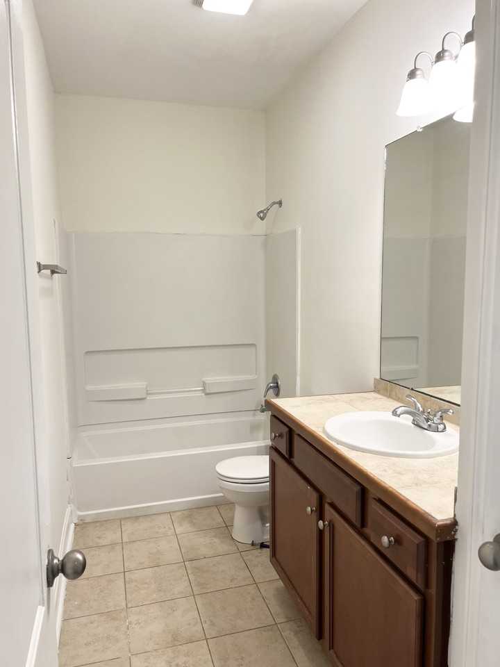 43225 Creek Circle - 1 - 1Unit 601 #1 - Photo 7 of 20