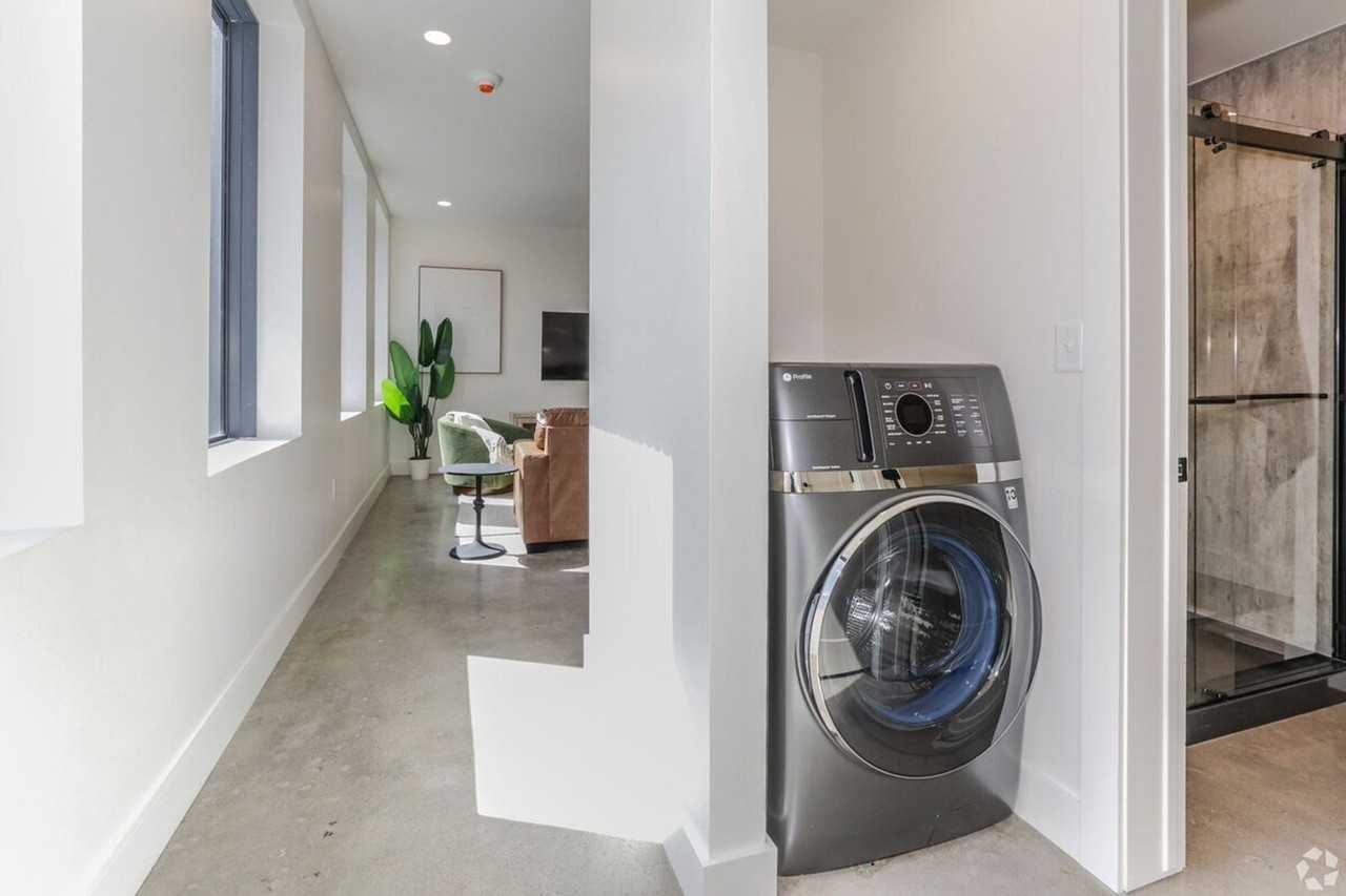 120 W 3rd St #1335128P - Photo 3 of 5