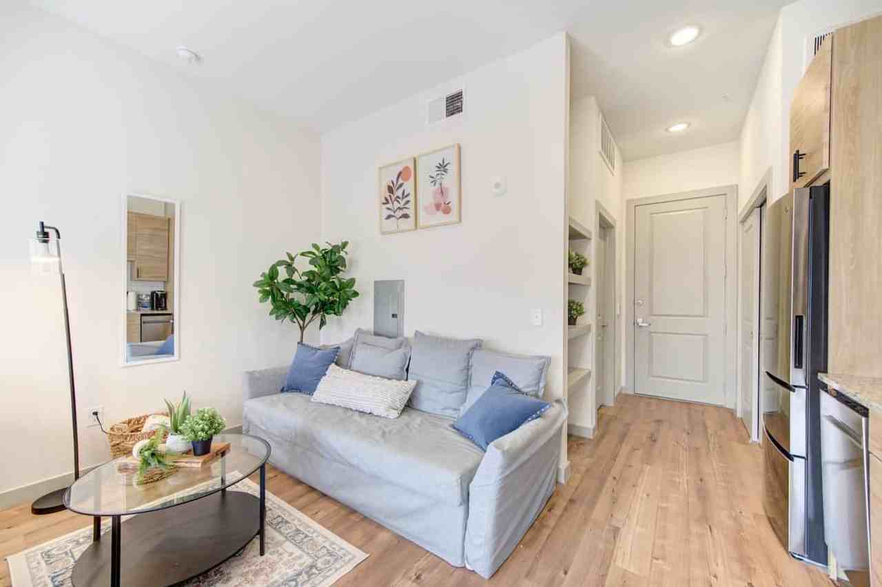 1111 Shepherd Dr #1380759P - Photo 4 of 50