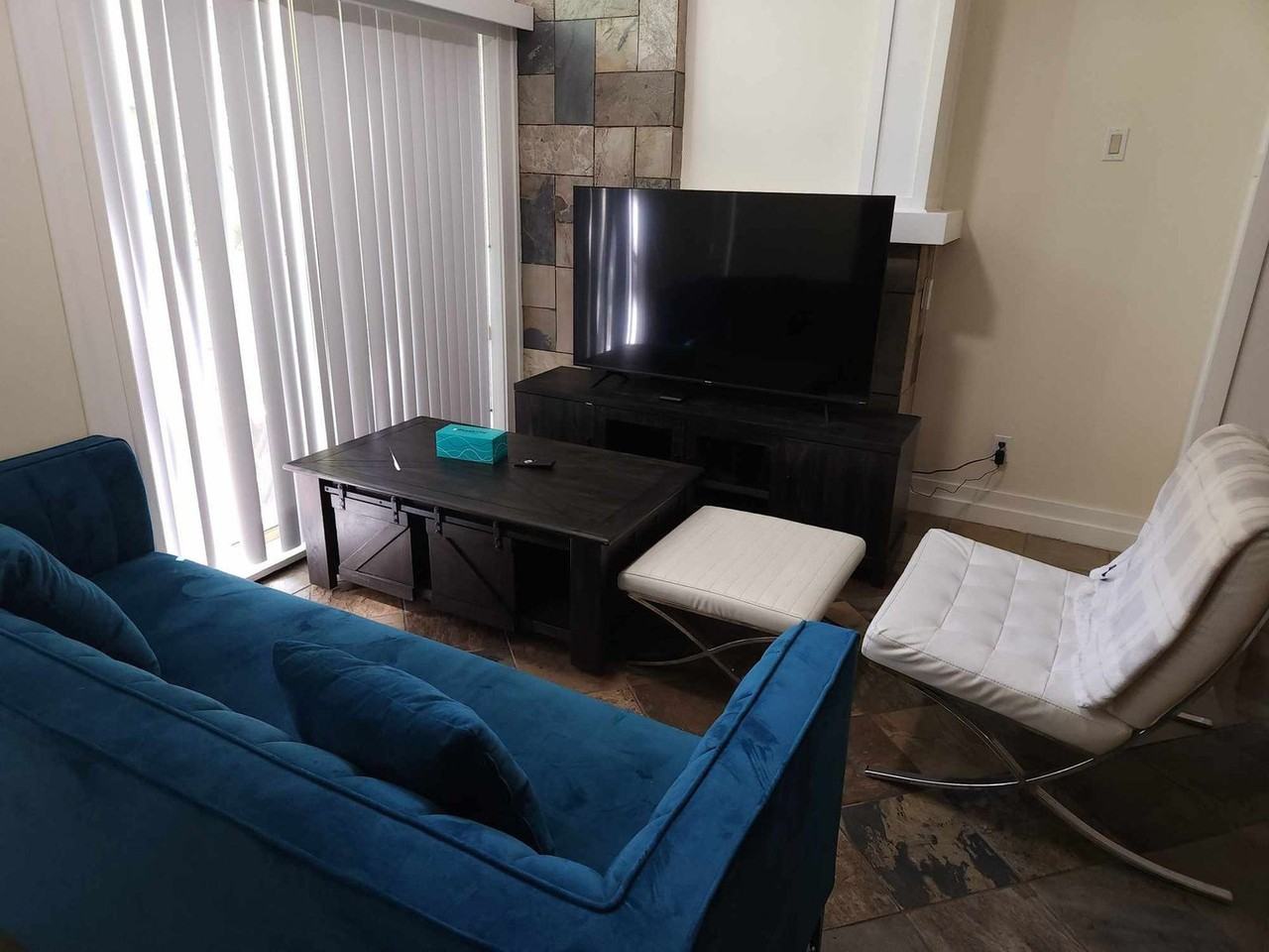 985 Richards St #1514873P - Photo 3 of 12