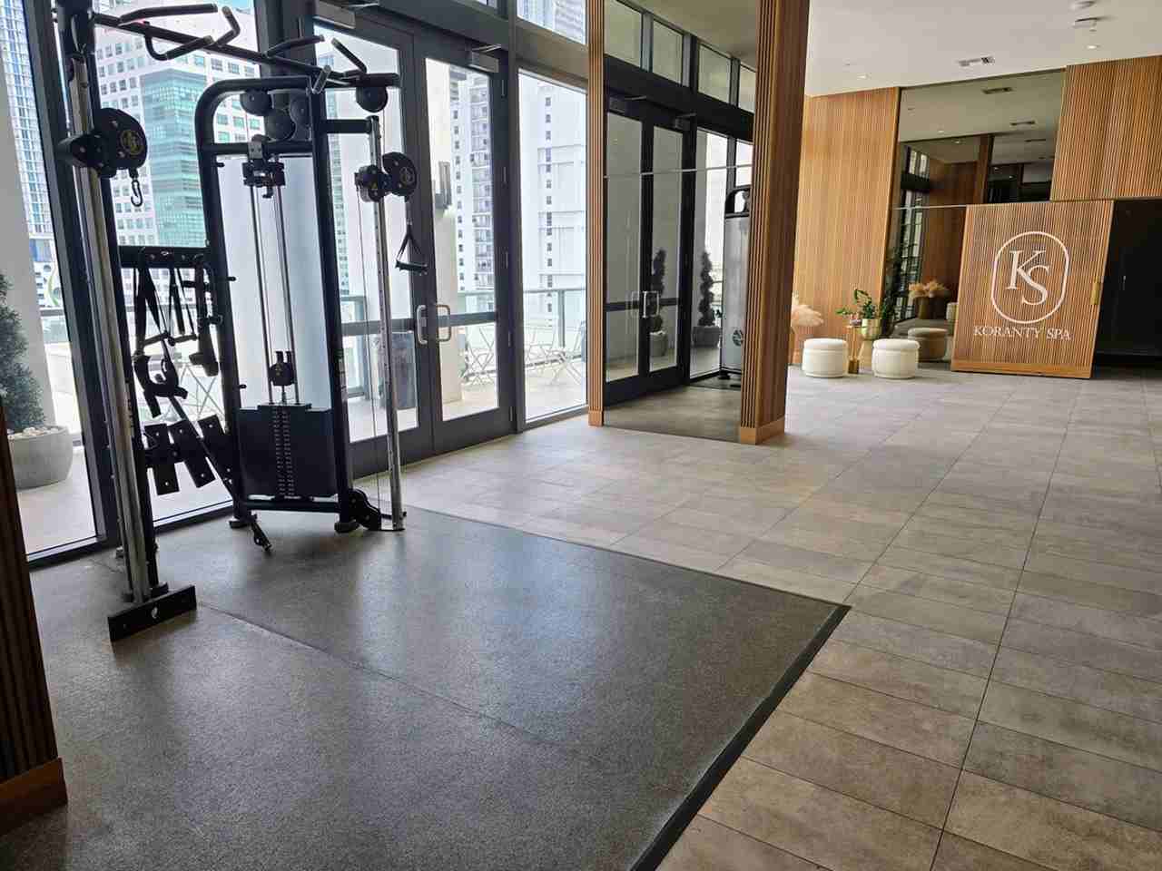 190 Sw 8th St #1514885P - Photo 4 of 27