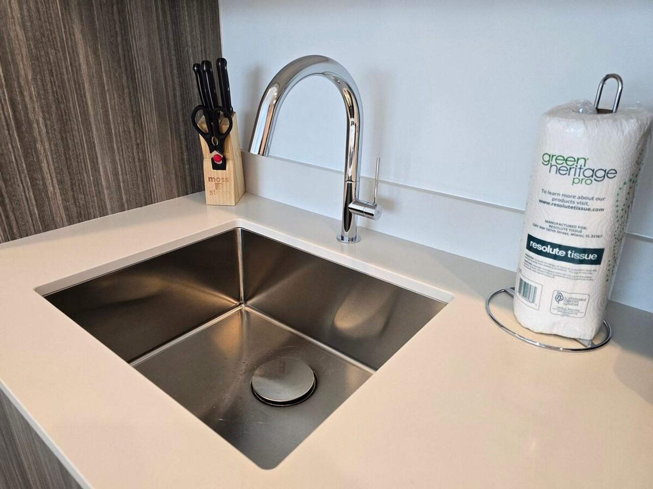 190 Sw 8th St #1514885P - Photo 5 of 27