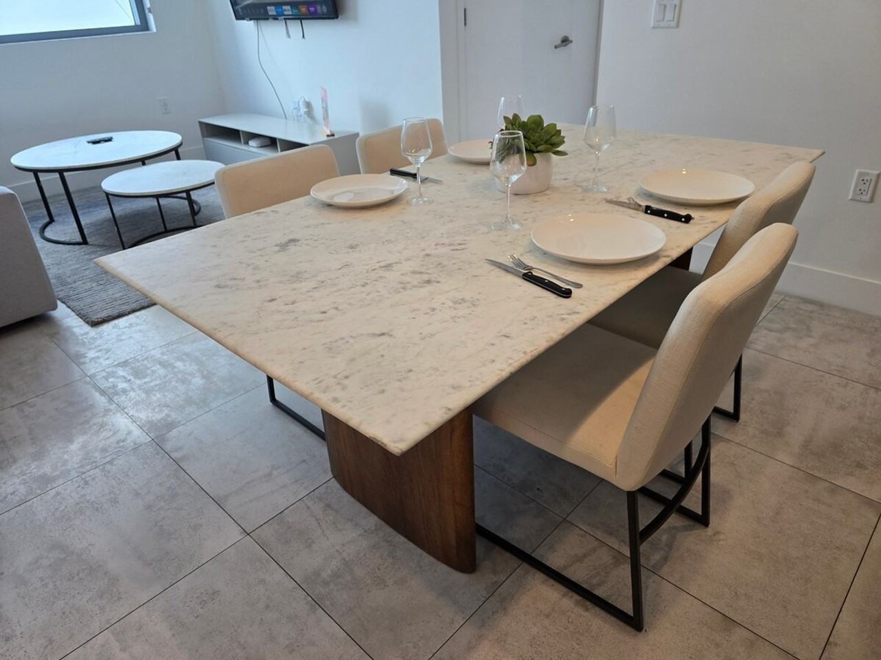 190 Sw 8th St #1514885P - Photo 5 of 26