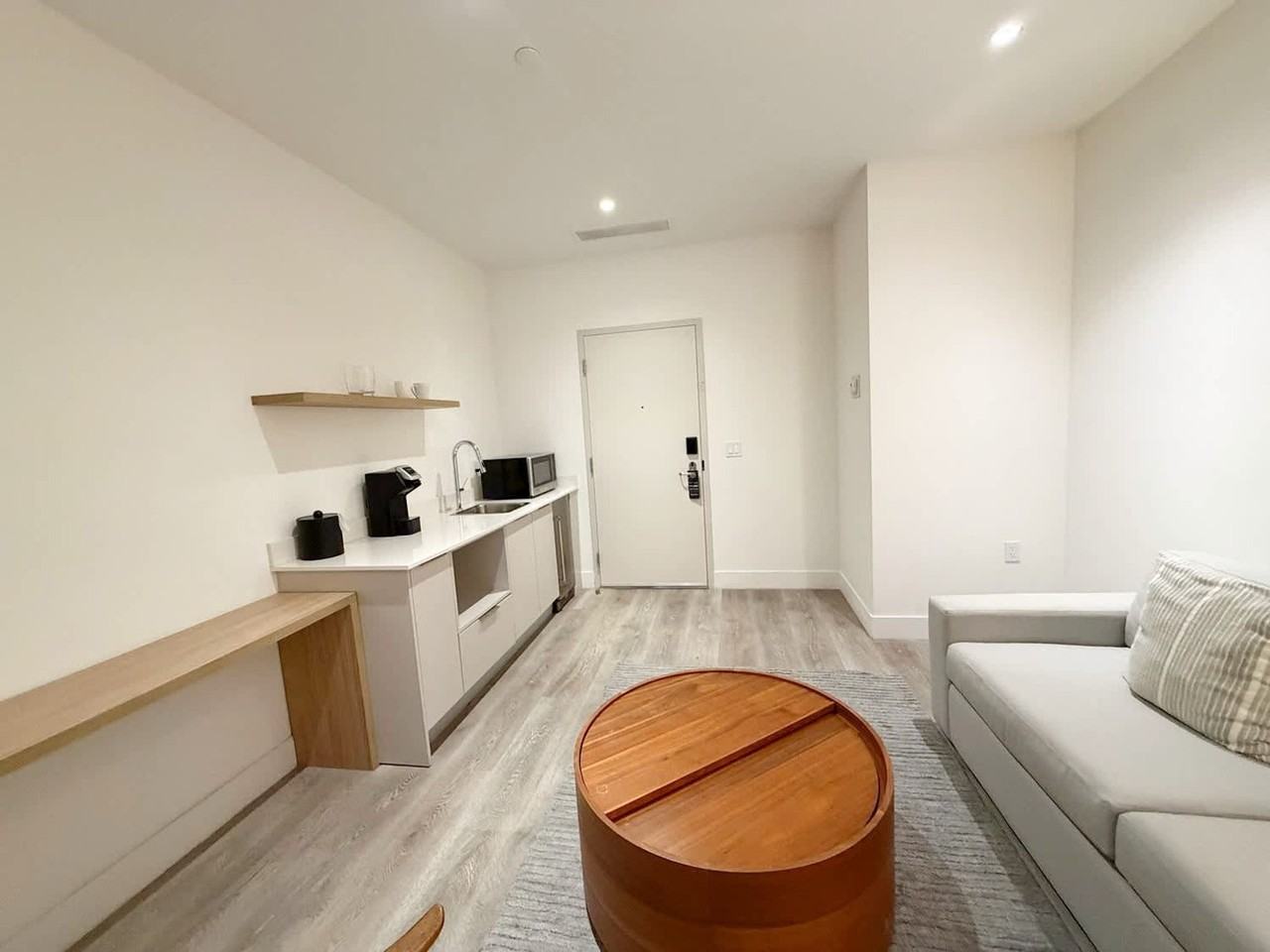 239 Sw 9th St #1520194P - Photo 3 of 9