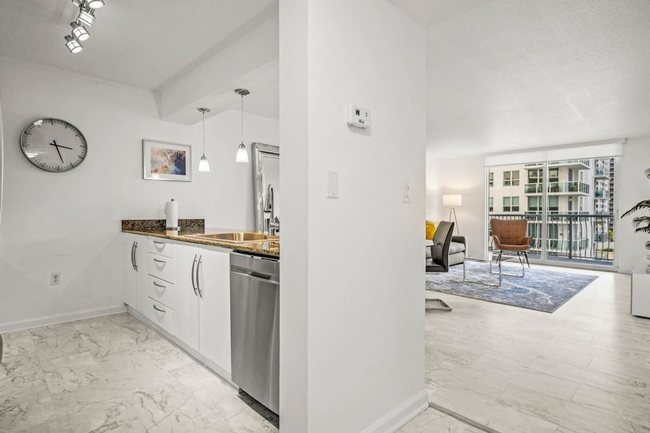 1200 Brickell Bay Dr #1520354P - Photo 6 of 17