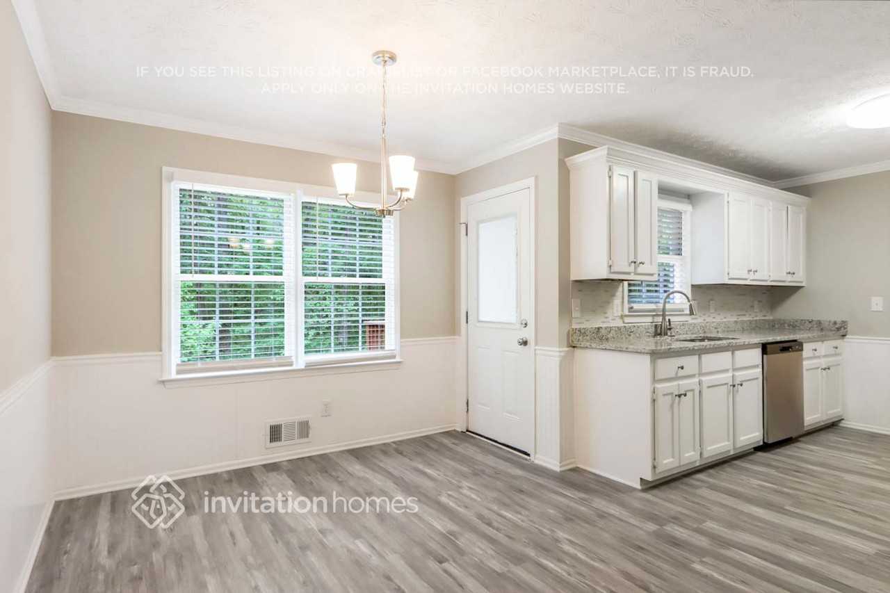 1190 Burning Bush Dr - Photo 4 of 14