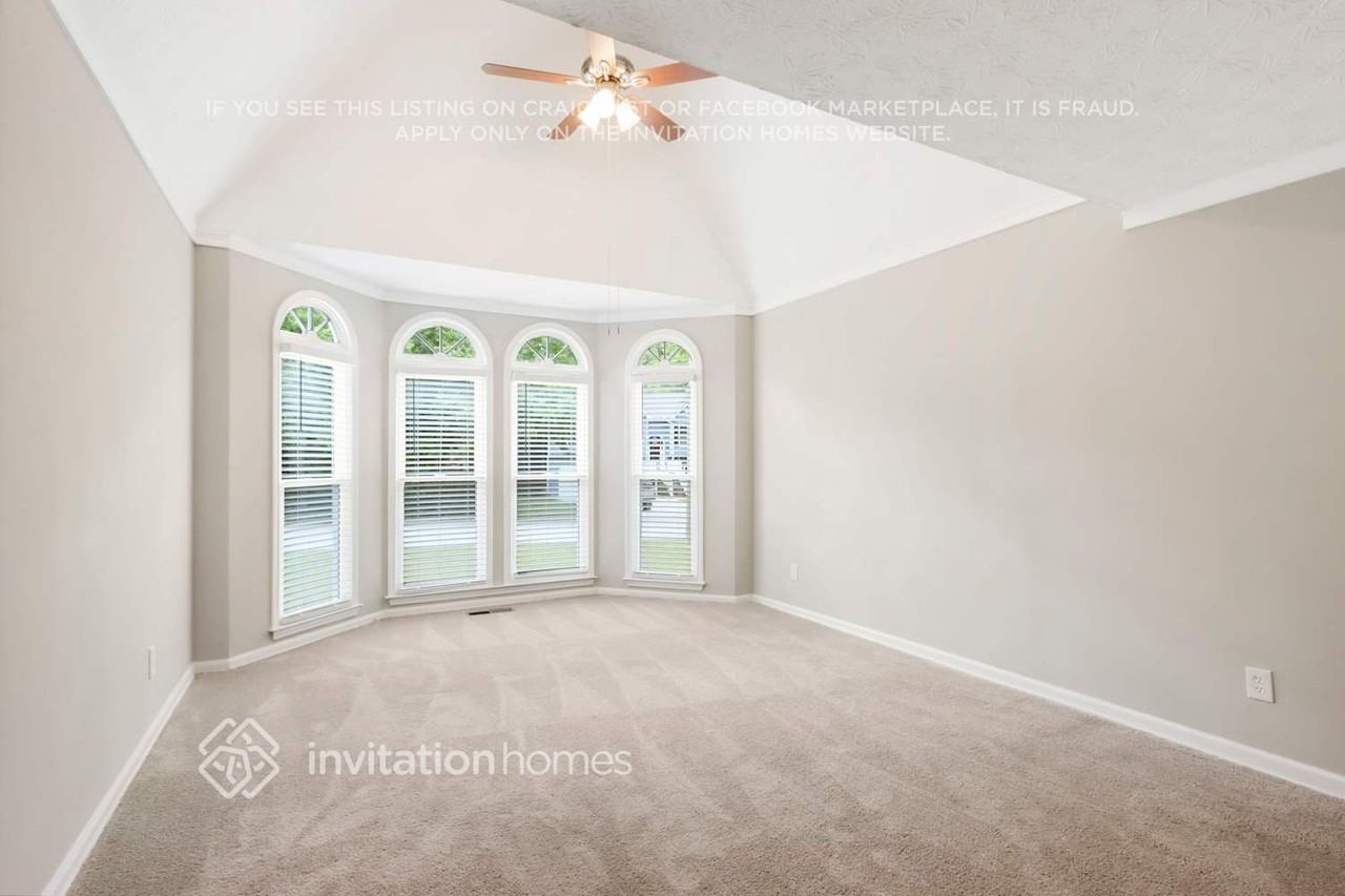 1190 Burning Bush Dr - Photo 5 of 14