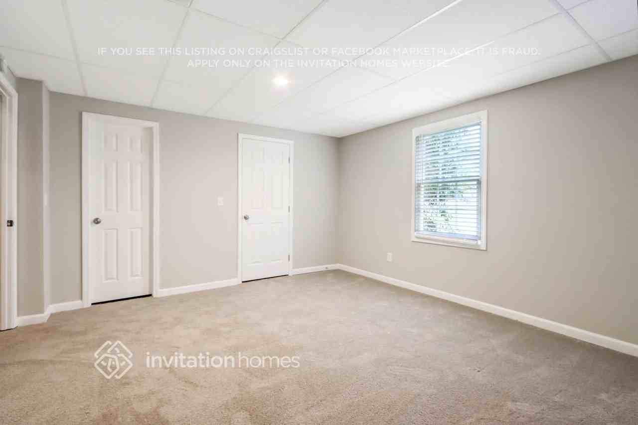 1190 Burning Bush Dr - Photo 6 of 14