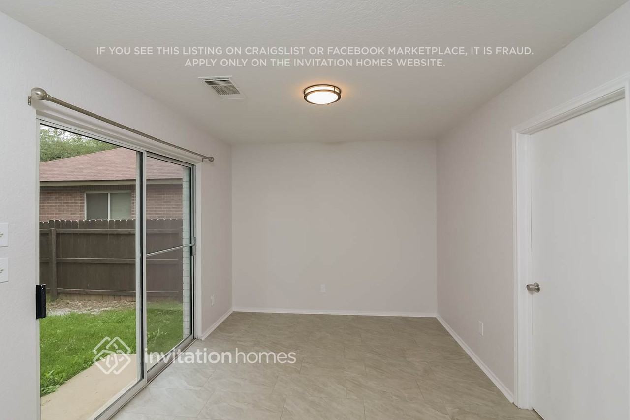 10622 Manor Crk - Photo 6 of 15