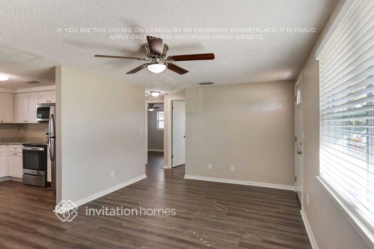 3423 Garfield Dr - Photo 5 of 25