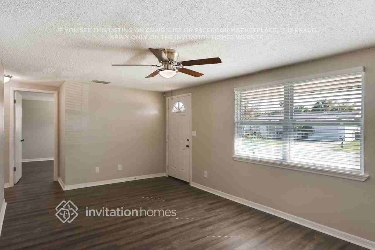 3423 Garfield Dr - Photo 4 of 25