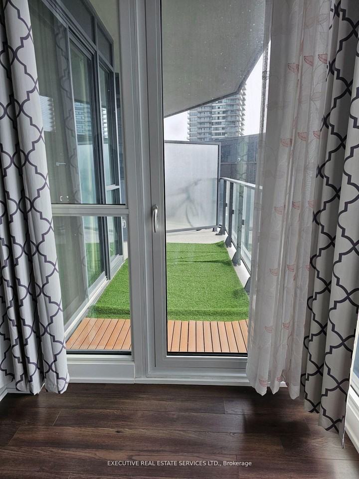 10 Park Lawn Road #904 - Photo 7 of 9