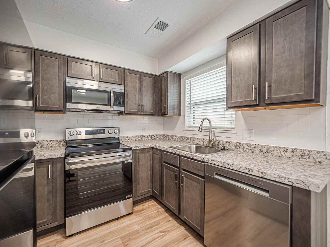 Northbend Townhomes - Photo 3 of 36