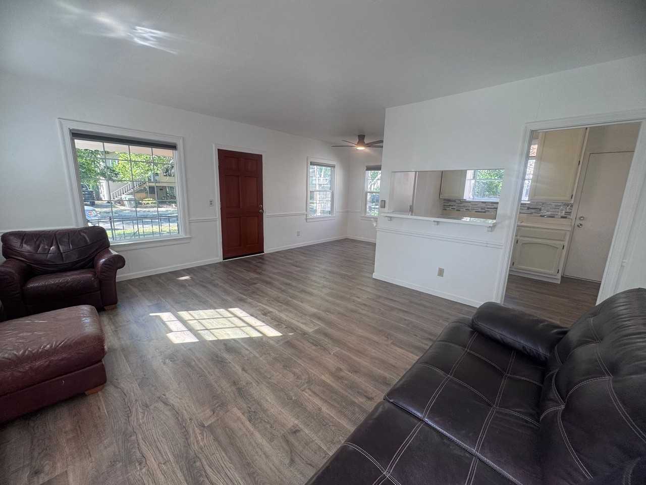 1559 Virginia Ave - Photo 4 of 20