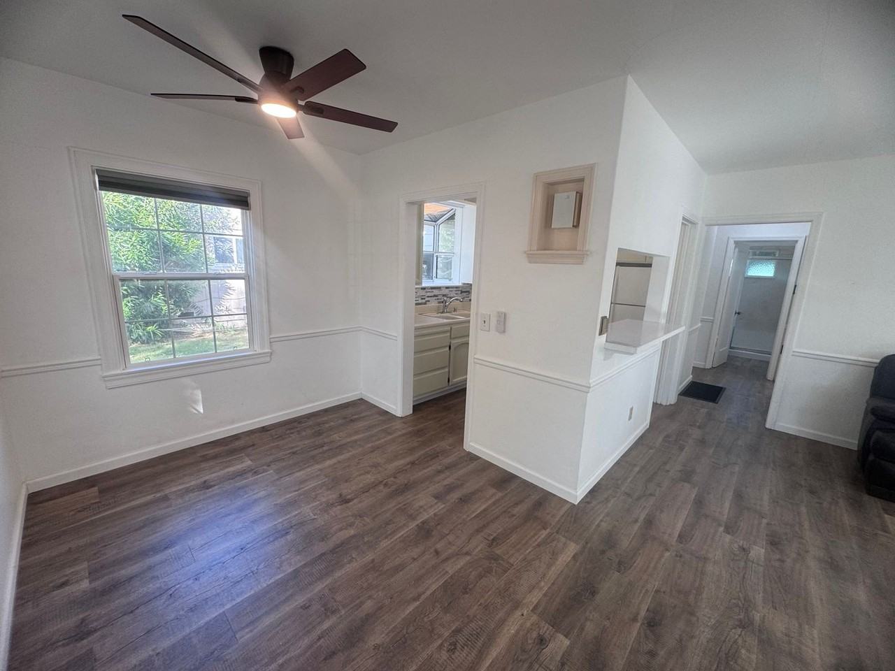 1559 Virginia Ave - Photo 5 of 20