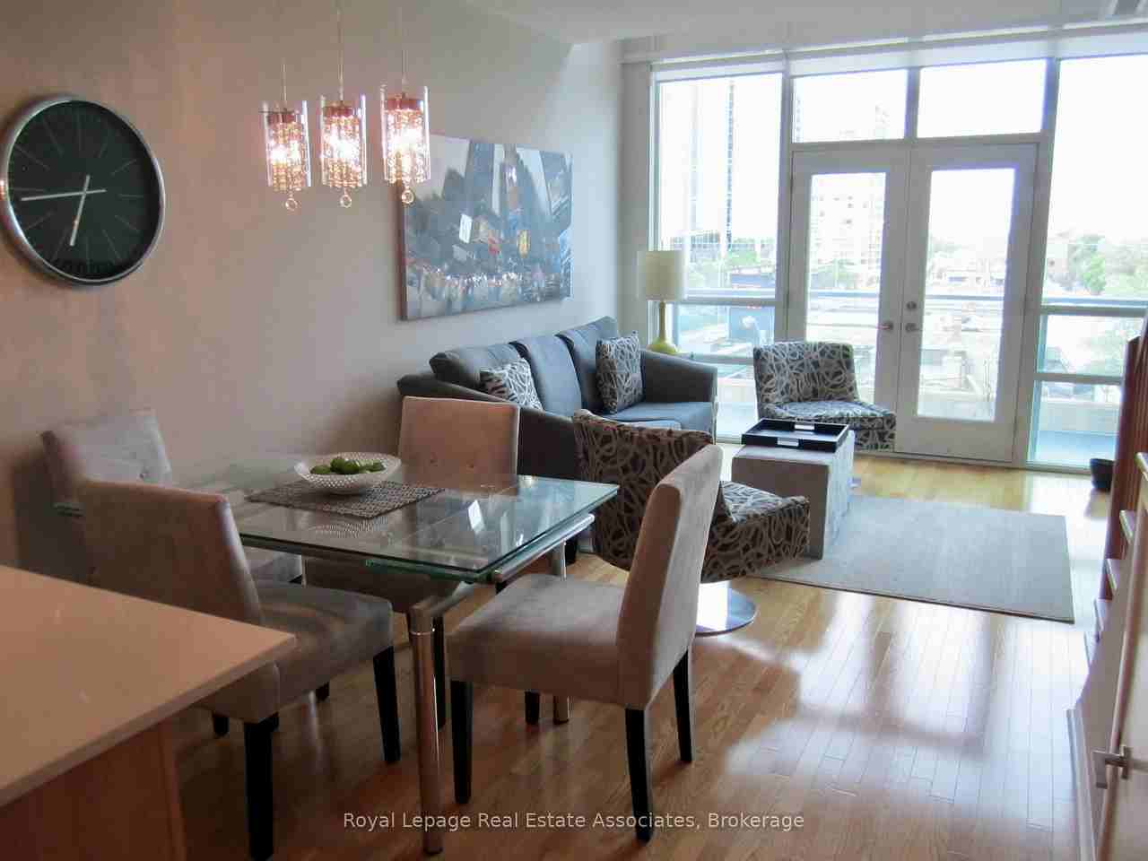 3391 Bloor Street West #422 - Photo 4 of 17