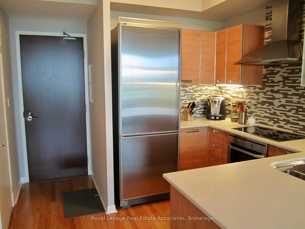 3391 Bloor Street West #422 - Photo 2 of 17