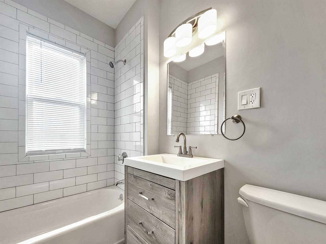 35 Dunlap Streetdunlap Street #3 - Photo 5 of 9