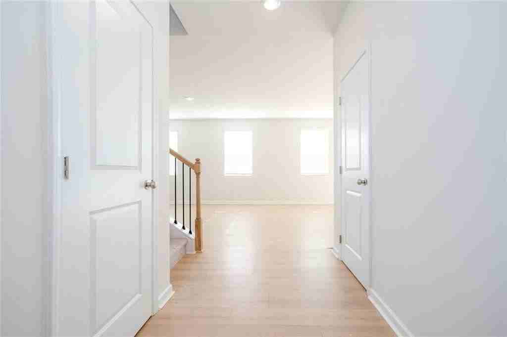 242 Lookout Dr - Photo 5 of 31