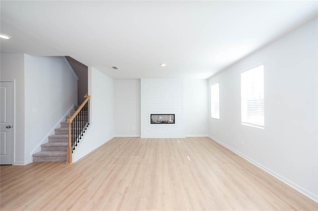 242 Lookout Dr - Photo 6 of 31