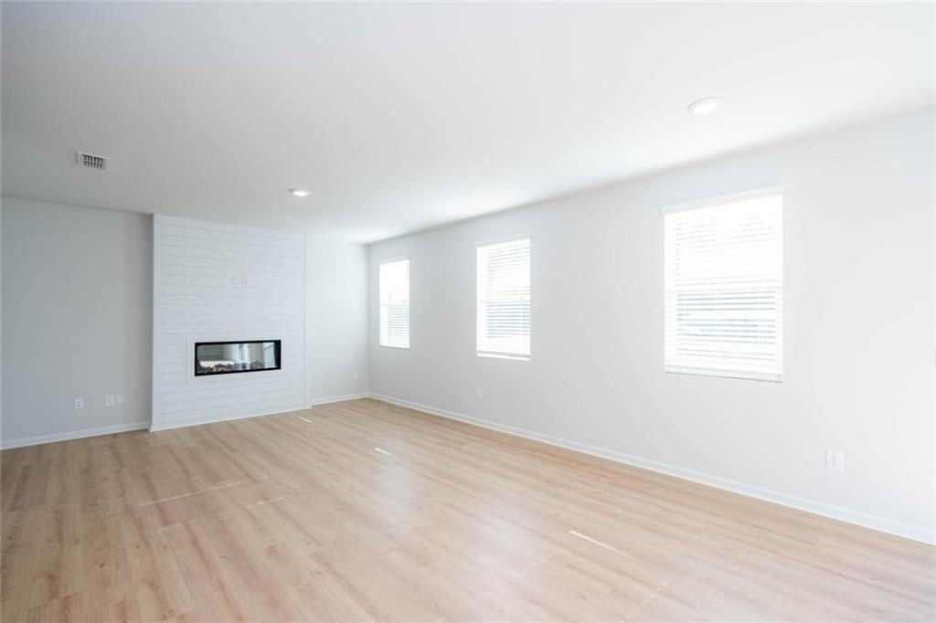 242 Lookout Dr - Photo 7 of 31