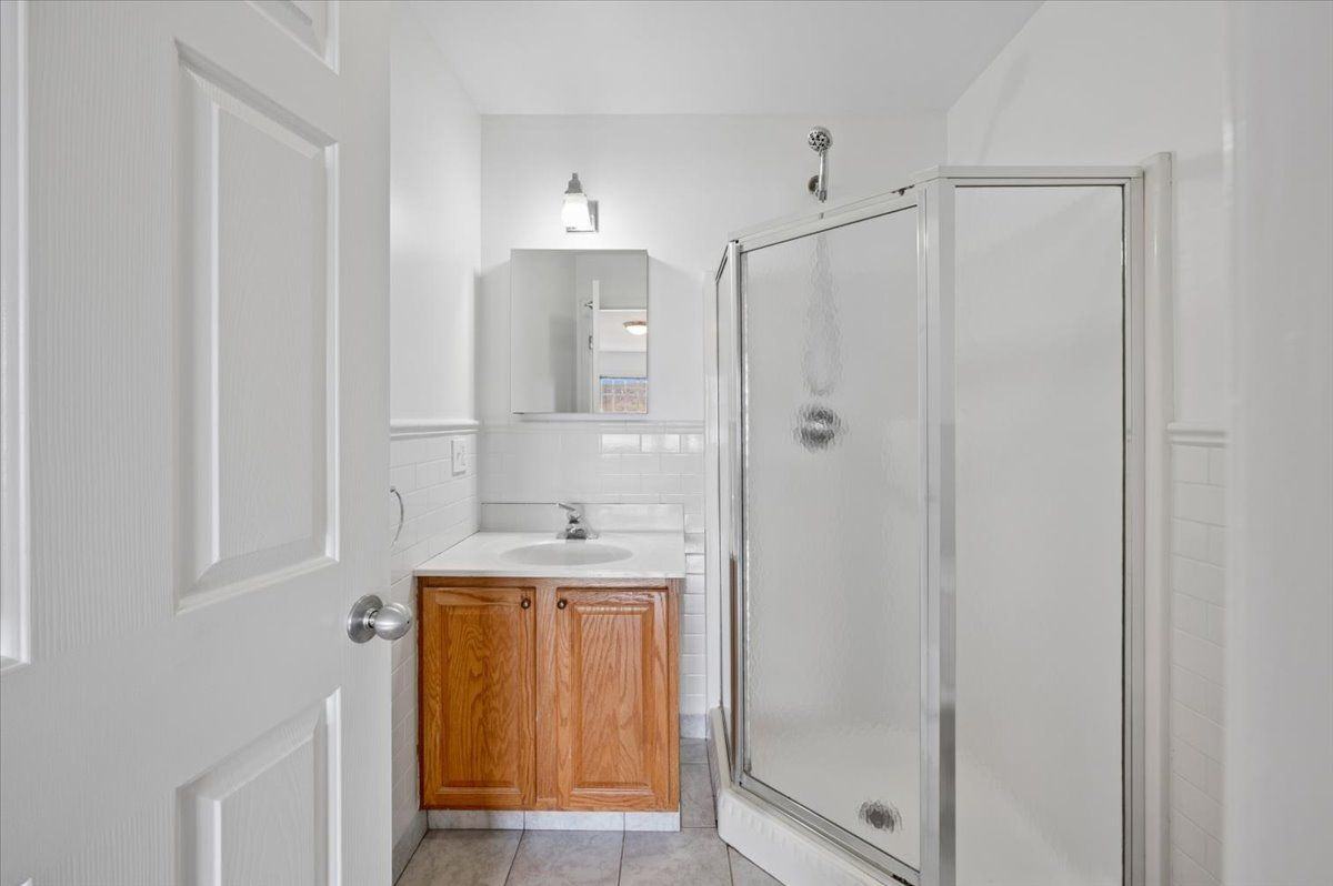 727 Warburton Ave - Photo 7 of 11