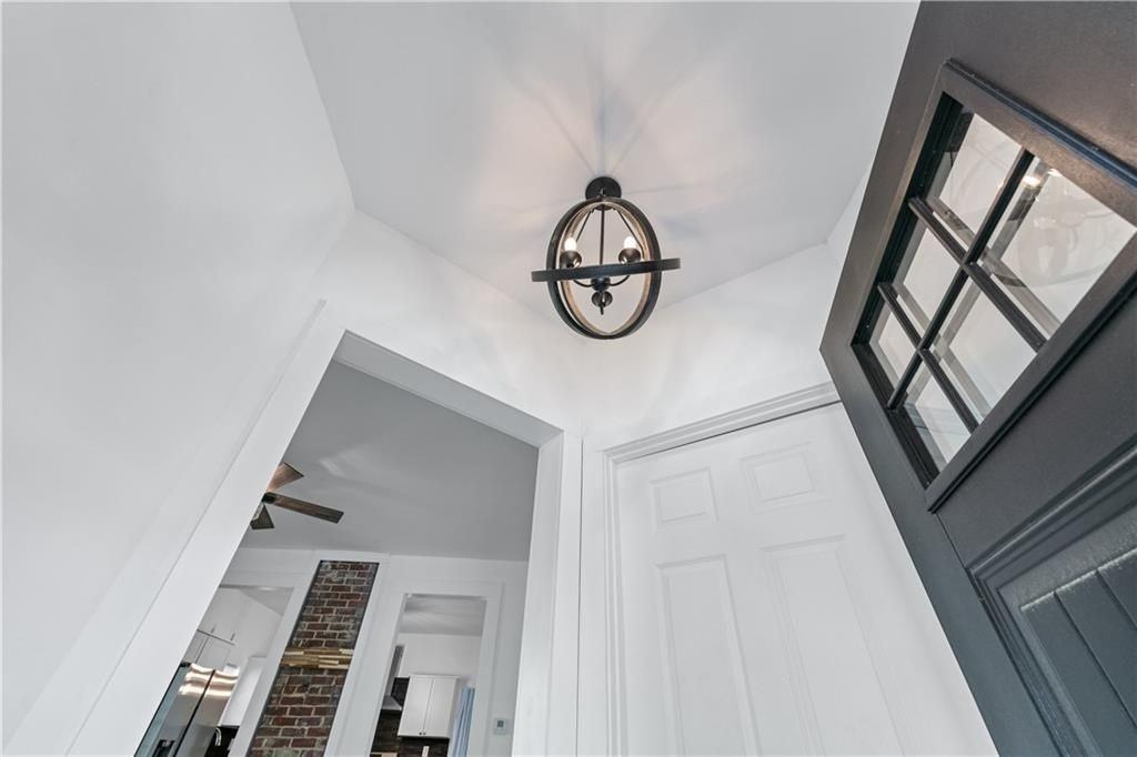 1035 Astor Ave Sw - Photo 5 of 31