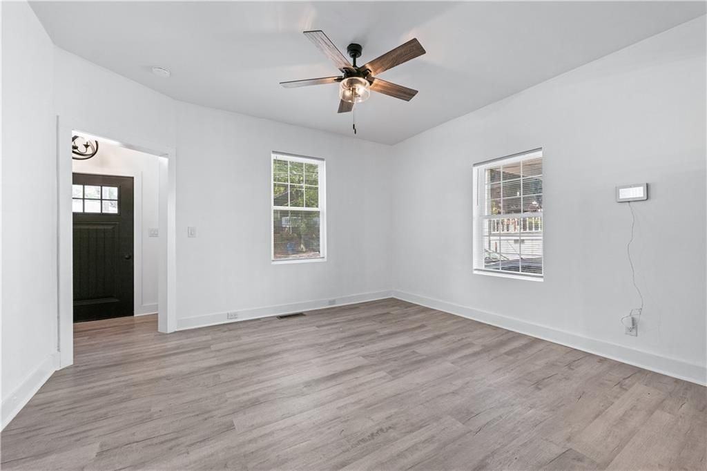 1035 Astor Ave Sw - Photo 6 of 31