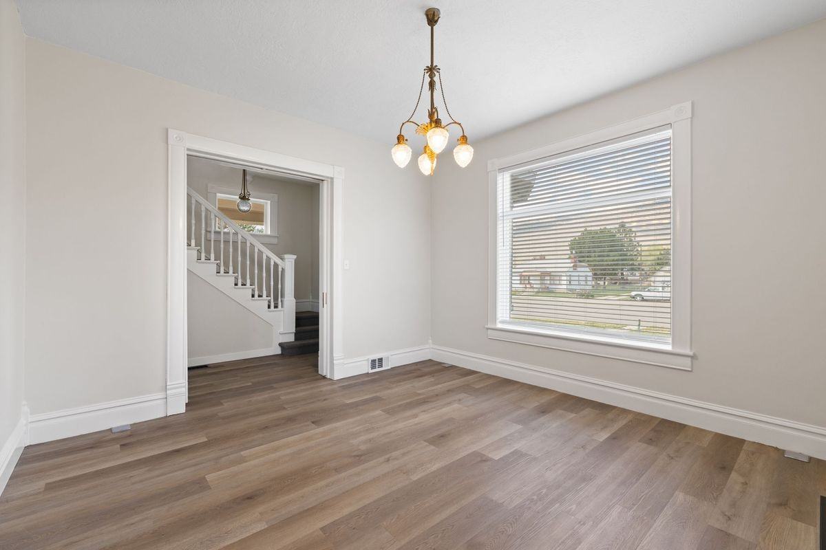 343 S State St - Photo 6 of 26