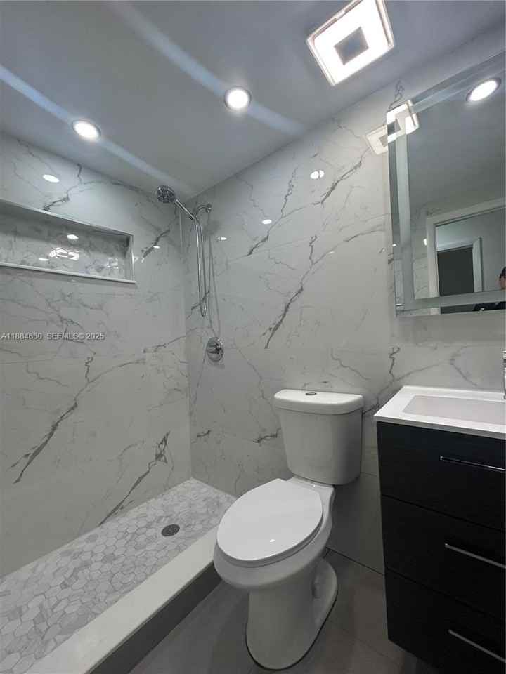 20627 Northeast 9th Place - Photo 2 of 22