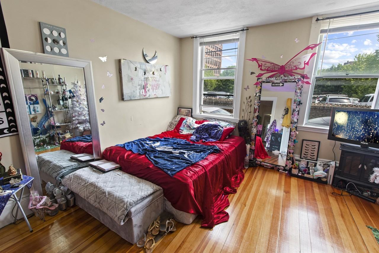 86 Bremen St #1 - Photo 4 of 13