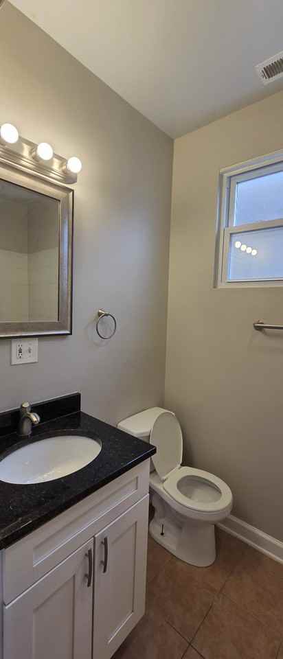 7257 South May Street #1 - Photo 6 of 7