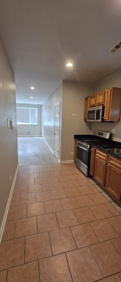 7257 South May Street #1 - Photo 4 of 7