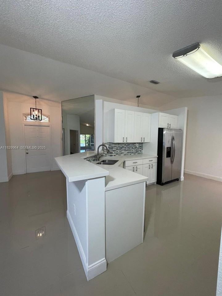 4136 Sapphire Terrace - Photo 3 of 32