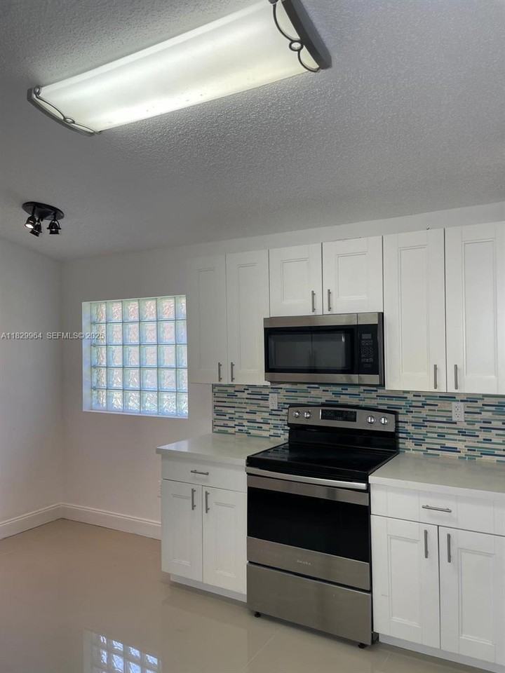 4136 Sapphire Terrace - Photo 4 of 32