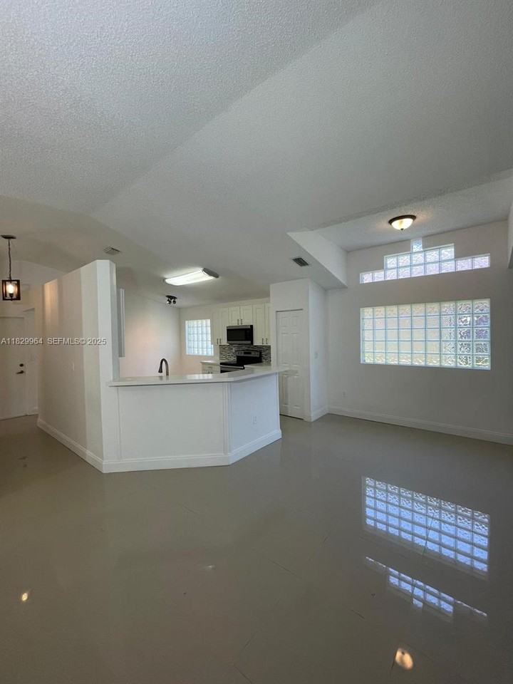 4136 Sapphire Terrace - Photo 5 of 32